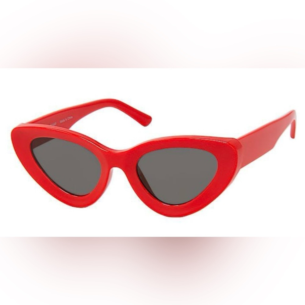 Retro Red Cat-Eye Sunglasses – Bold & Chic